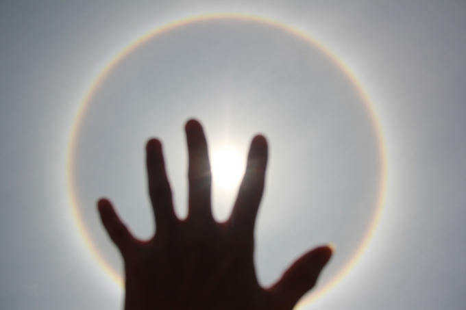 Hiện tượng kì lạ xuất hiện ở bầu trời Huế đúng vào mùa Phật đản