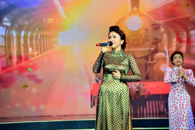 Nhật Kim Anh làm khán giả