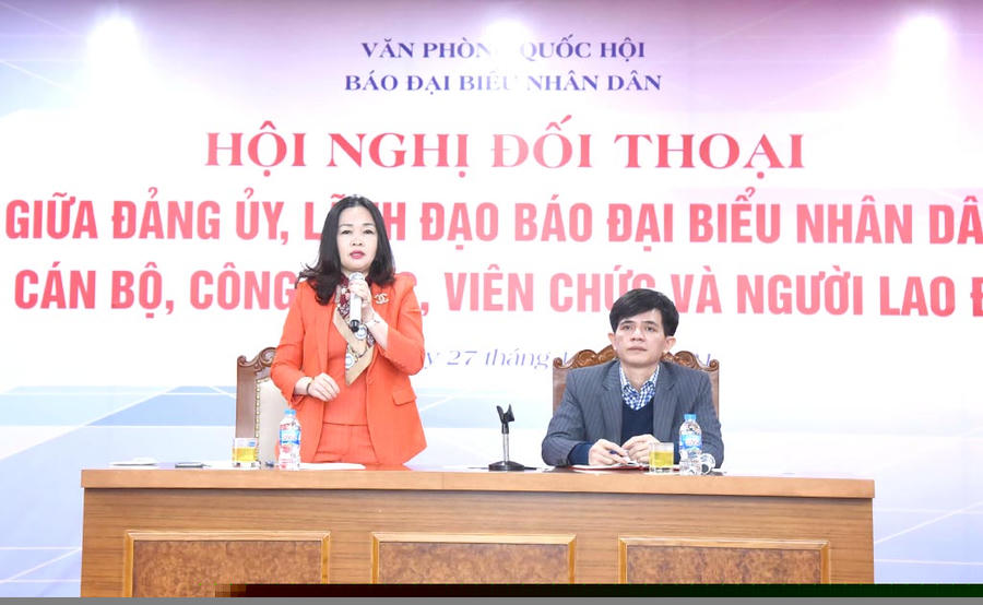 Phó Bí thư Đảng uỷ, Phó Tổng biên tập phụ trách Báo Đại biểu Nhân dân Phạm Thị Thanh Huyền phát biểu tại Hội nghịẢnh: Quang Khánh