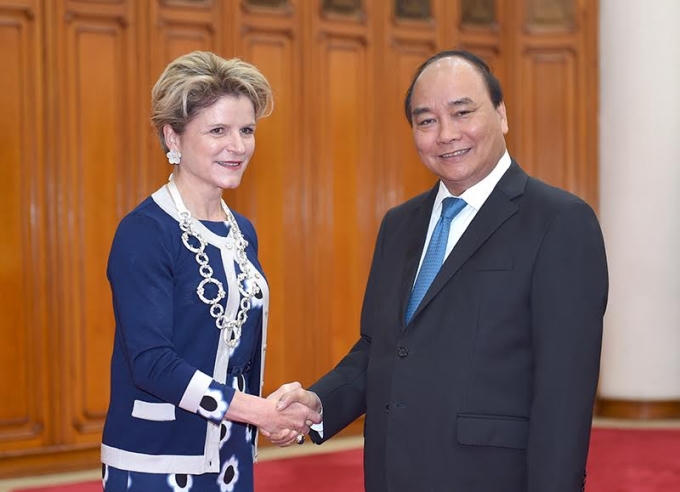 Thủ tướng Nguyễn Xuân Phúc tiếp bà Marie-Gabrielle Ineichen-Fleisch, Quốc vụ khanh, Chủ nhiệm Ủy ban Nhà nước về Kinh tế (SECO), Bộ Kinh tế-Giáo dục-Nghiên cứu Liên bang Thụy Sĩ.