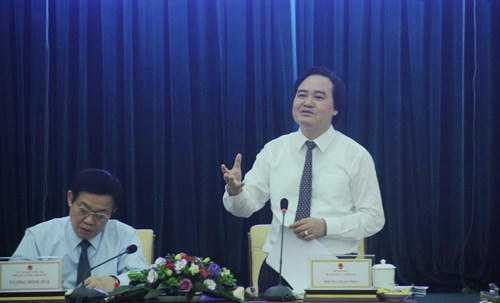 Bộ trưởng Bộ GD&ĐT Phùng Xuân Nhạ phát biểu tại buổi làm việc với Đoàn Khảo sát Ban chỉ đạo nhà nước về xây dựng đề án đổi mới cơ chế quản lý, cơ chế tài chính, tổ chức lại hệ thống các đơn vị sự nghiệp công lập.