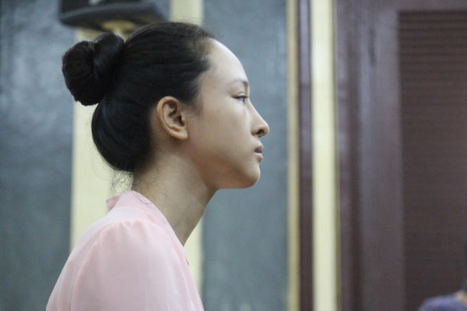 Hoa hậu Phương Nga tại phiên tòa gày 26/6.