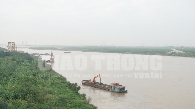 Phó thủ tướng chỉ đạo điều tra, làm rõ phản ánh xả thải xuống sông Hồng (Ảnh: Tạp chí Giao thông vận tải).