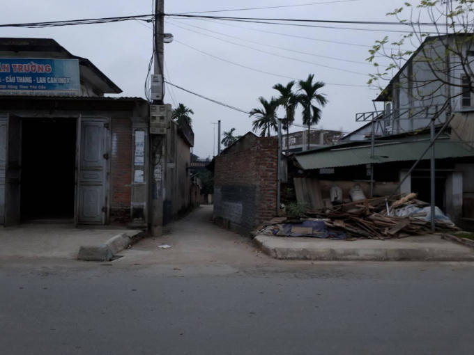 Người dân bức xúc với kiểu xử lý vi phạm của lãnh đạo UBND xã Thạch Xá.