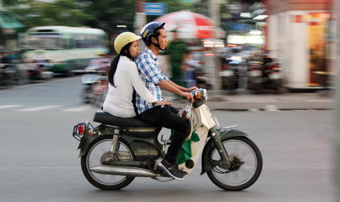 Honda Cub vẫn là phương tiện quen thuộc.