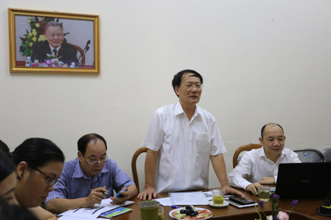 GS.TS. Nguyễn Công Nghiệp – Phó Hiệu trưởng nhà trường, Chủ nhiệm Khoa Tài chính chủ trì buổi sinh hoạt khoa học (Ảnh: Huy Thuyết).