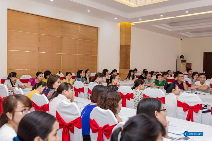 Học viên đều tập trung đầy đủ tại hội trường.