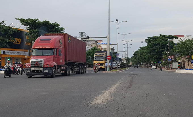 Chân cầu Nguyễn Tri Phương - nơi xảy ra vụ tai nạn.
