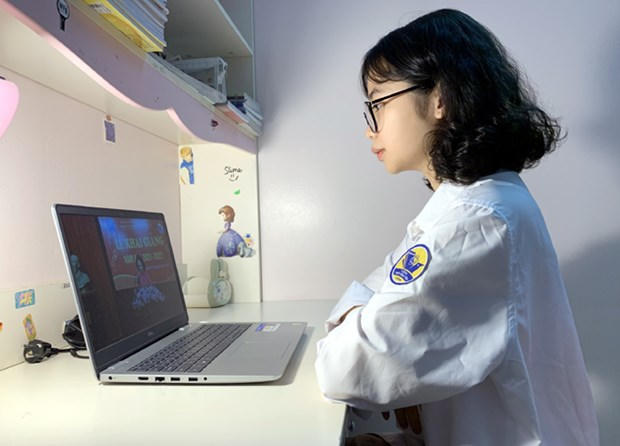 Học sinh Trường trung học phổ thông Vĩnh Yên học trực tuyến. (Nguồn: vinhphuc.gov.vn)