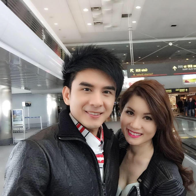 Đan Trường cùng vợ.