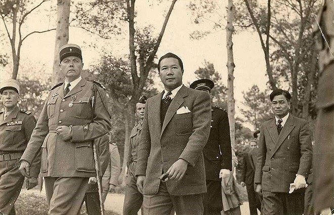 “Chính ngay tại nước mình mà tôi được tiếp đón như khách, chứ không phải chủ nhân thì vai trò của tôi quá bé nhỏ, làm sao mà dân chúng đợi chờ ở tôi được” .