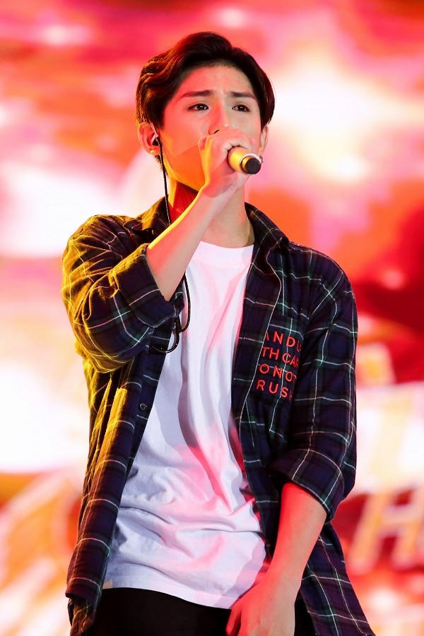 Chân dung hot boy 16 tuổi