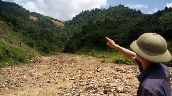 Có hay không việc thi công ẩu khiến cho 1,7 ha ruộng lúa bà con bị vùi lấp?