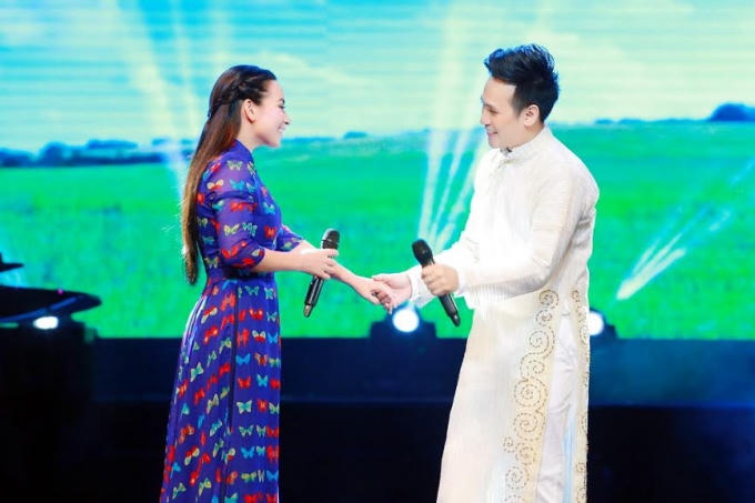 Phi Nhung và Nguyên Vũ song ca "Chuyện hẹn hò".