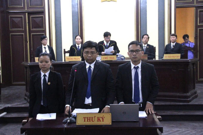 Tại phiên tòa ngày 25/5, luật sư Thảo cho rằng không thể bỏ qua chứng cứ quan trọng là nhật ký thu chi, công văn, chứng từ của Công ty Phương Trang.