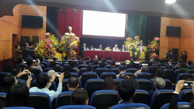 Ông Trương Minh Tuấn, Bộ Trưởng Bộ Thông tin truyền thông, con trai của nhà việt kịch thay mặt gia đình phát biểu