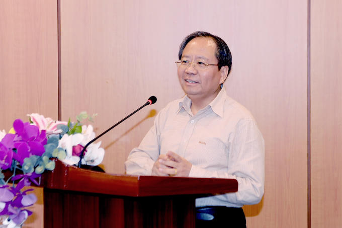 Thứ trưởng Bộ Tài chính Đỗ Hoàng Anh Tuấn phát biểu chúc mừng và giao nhiệm vụ cho các công chức mới được tuyển dụng. Ảnh: H.Thọ