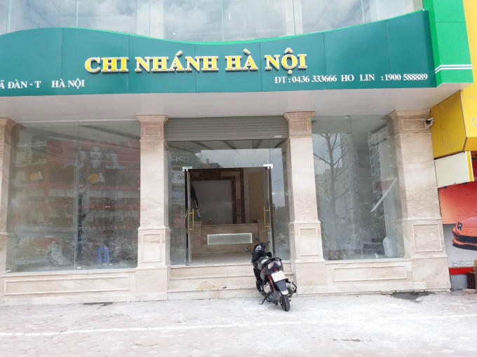 Theo ghi nhận của phóng viên hiện công trình vẫn đang tiếp tục được thi công sửa chữa bên trong.