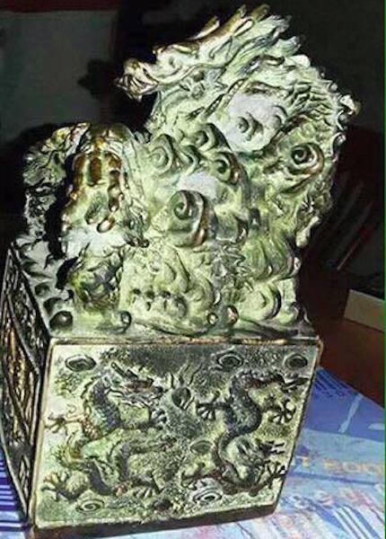 Ngắm vật lạ nghi là ngọc tỷ của vua chúa thời xưa