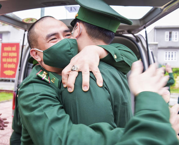 Bộ đội Biên phòng TP Hải Phòng lên đường chi viện cho biên giới Tây Nam chống dịch.