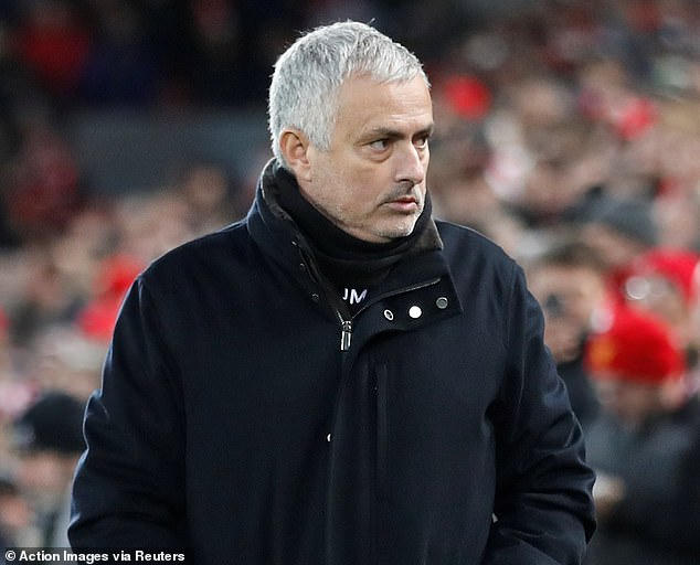M.U ch&iacute;nh thức sa thải Mourinho