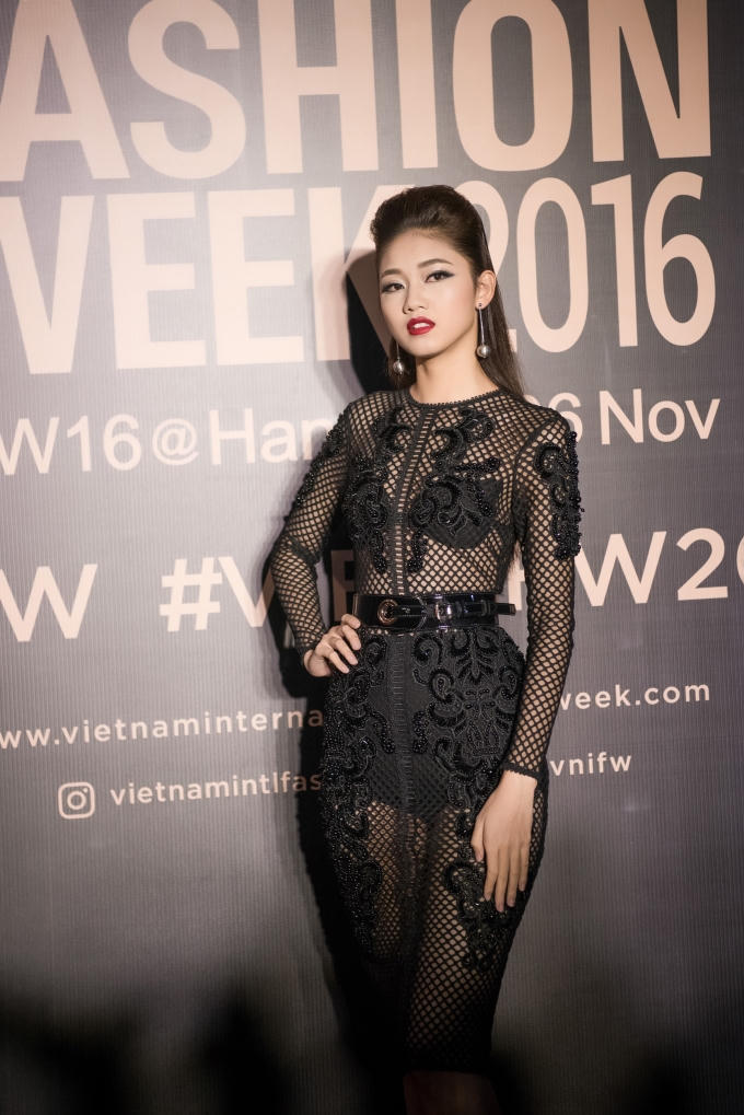 D&agrave;n người đẹp HHVN 2016 g&acirc;y &lsquo;n&aacute;o loạn&rsquo; thảm đỏ thời trang