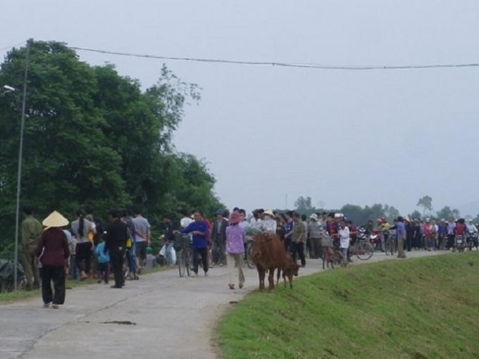Hiện trường xảy ra vụ cướp đoạn đê qua thôn 4, xã Thiệu Phúc, huyện Thiệu Hóa. (Ảnh: A.Thắng)