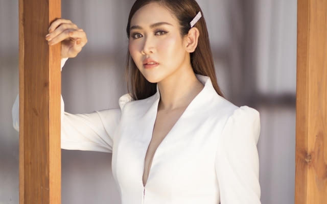 Á hậu Trúc Ny tung bộ ảnh đẹp như nữ thần khiến người xem không khỏi