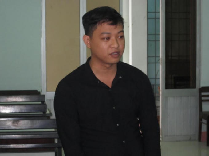 Bị cáo Nguyễn Trung Tín trước vành móng ngựa.