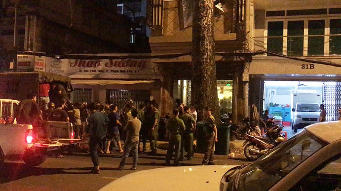 Cả trăm cảnh sát đột kích vào nhà hàng Rubi lúc rạng sáng. (Ảnh: báo Pháp luật TP HCM)