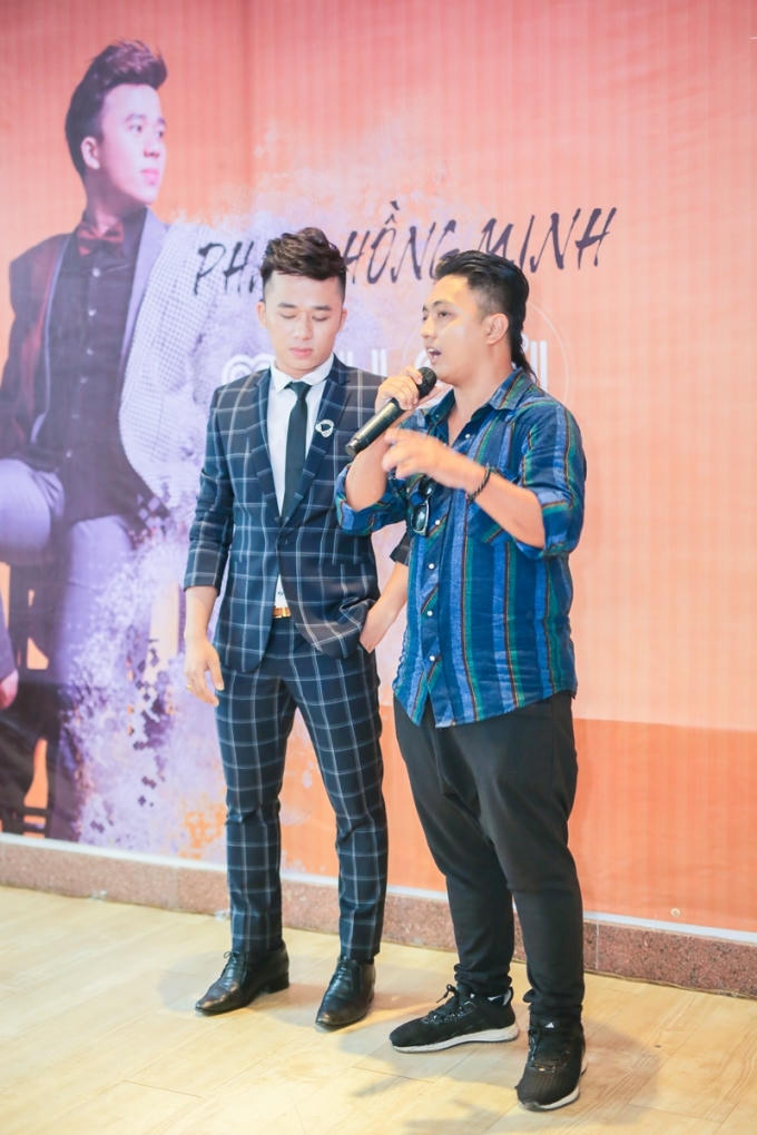 Phan Thị Mơ diện váy trễ nải vai trần đến chúc mừng Phạm Hồng Minh ra MV
