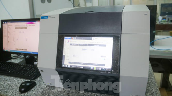 Giá 1,4 tỷ đồng, máy phục vụ xét nghiệm COVID-19 của Đà Nẵng hoạt động như thế nào? - ảnh 8