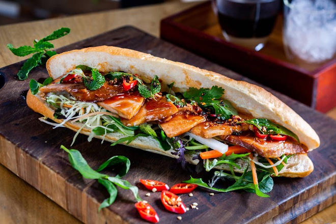 Cận cảnh món bánh mỳ Việt của quán (Ảnh: Nzherald).