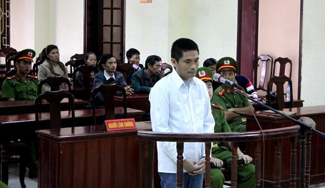 Bị cáo Sơn tại phiên tòa xét xử. (ảnh: Hồ Nghiên)