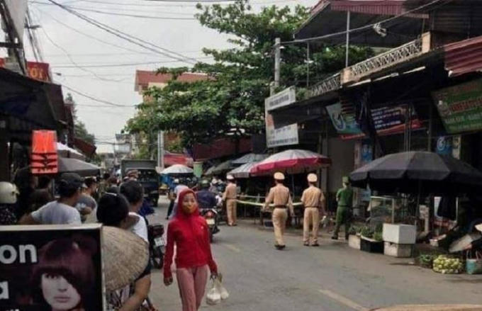 Lực lượng chức năng phong tỏa hiện trường điều tra làm rõ vụ án.