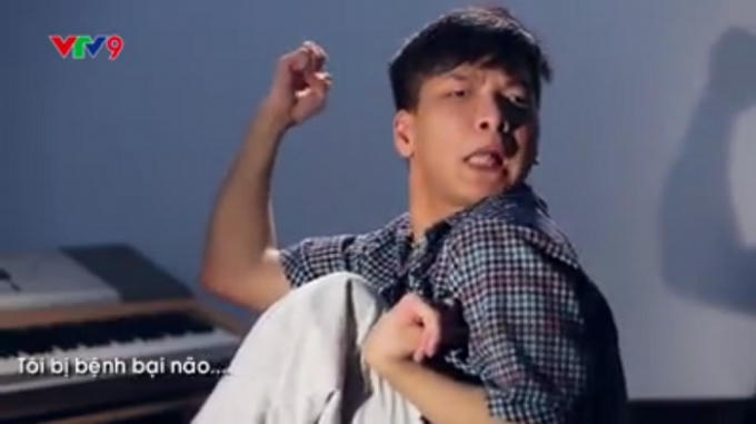 Chàng trai bại não Thiên Ngôn chia sẻ trong chương trình "Lời xin lỗi". Ảnh cắt từ clip.