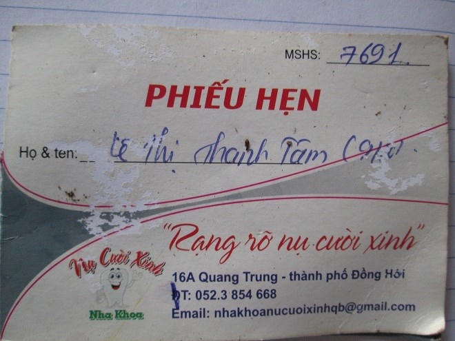 Phiếu hẹn làm răng của nữ sinh tội nghiệp.