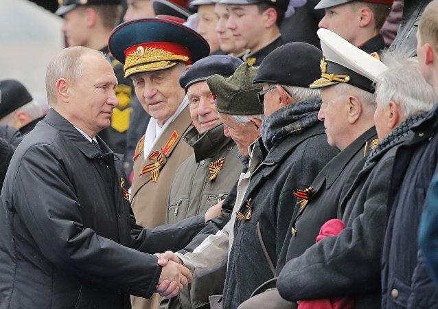 Cũng nhân lễ kỷ niệm, Tổng thống Putin khẳng định không có thế lực nào có thể nô dịch dân tộc Nga.