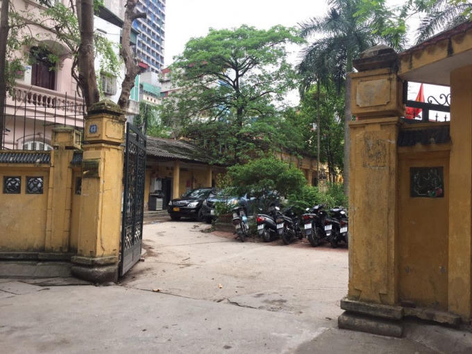 Khu lăng mộ Hoàng Cao Khải hiện là nơi trông giữ xe (Ảnh chụp ngày 28/6/2017).