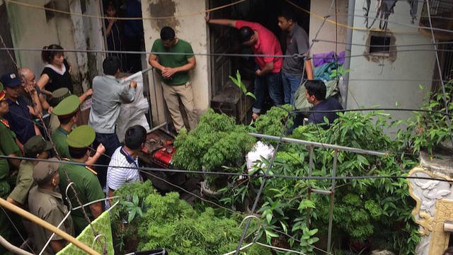 Máy chuyên dụng được sử dụng để thông cống bị bịt nhiều năm.