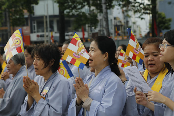 Hơn 3.000 người tham dự Đại lễ Phạt đản tại TP HCM