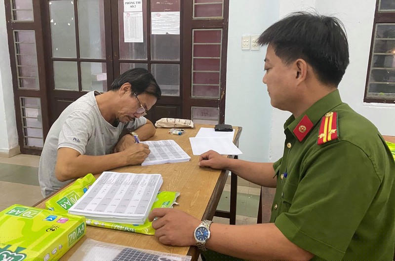 Các đối tượng trong vụ án làm việc với CQĐT 