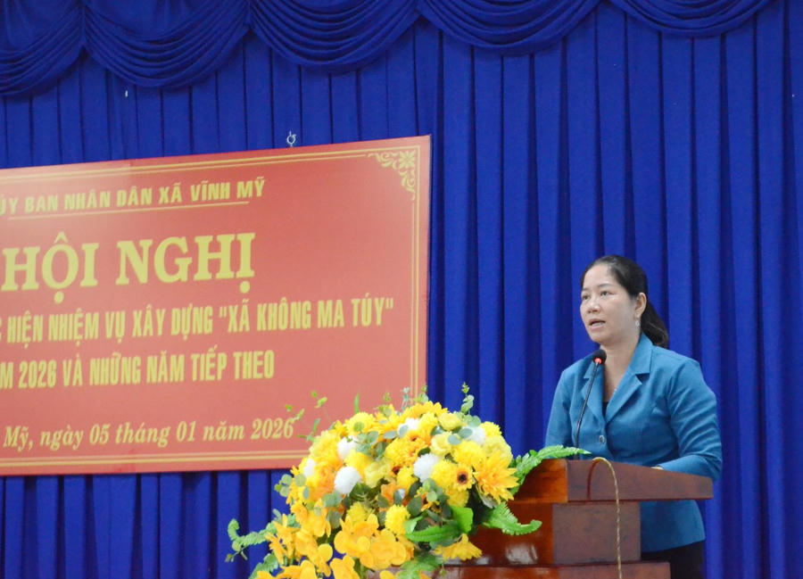 Bà Lê Kim Thúy – Bí thư Đảng ủy xã Vĩnh Mỹ (tỉnh Cà Mau) phát biểu kết luận Hội nghị.