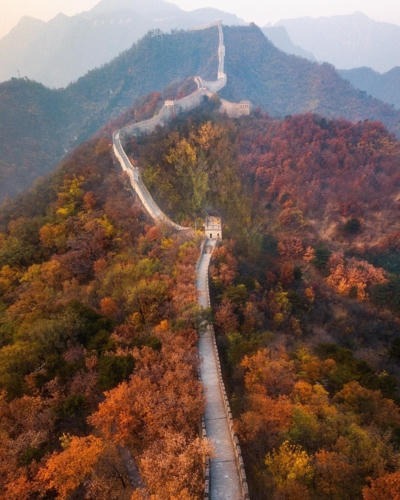 Vạn Lý Trường Thành, Trung Quốc mê hoặc khi vào thu với những rừng cây lá đỏ.