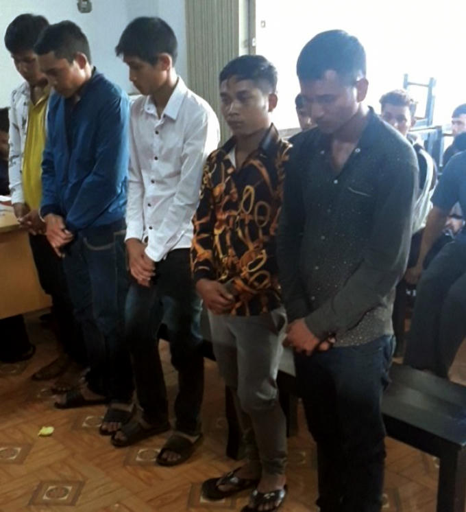 Các bị cáo Thư, Nha, Sin, Bun tại phiên tòa sơ thẩm Toà án nhân dân huyện Chư Pứ.