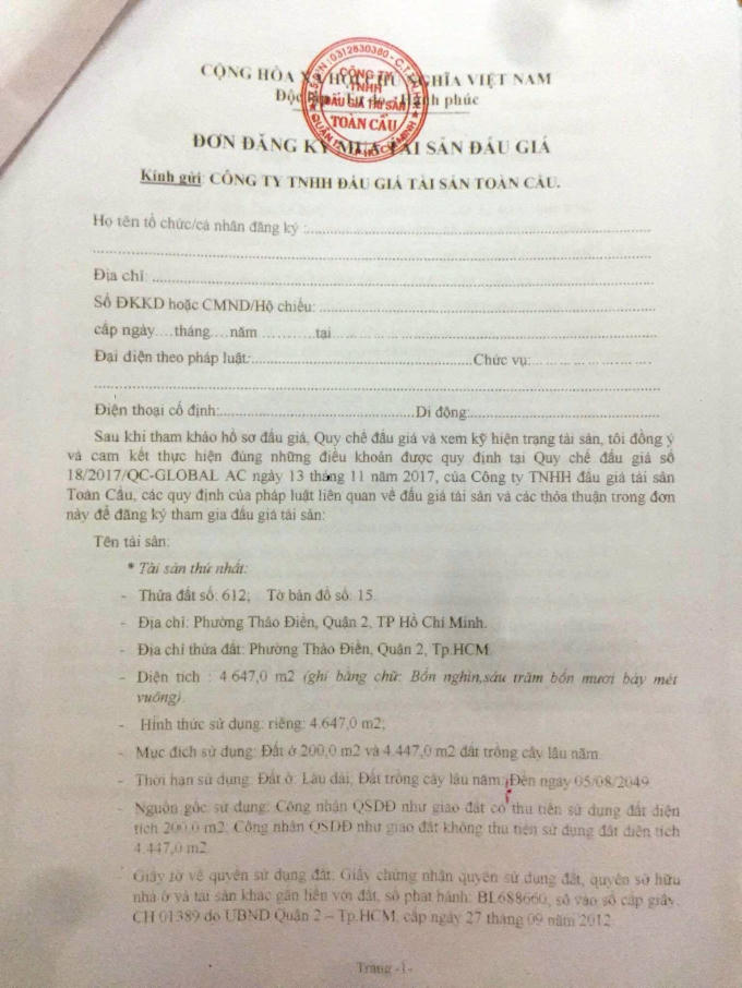 Đơn đăng ký mua tài sản đấu giá có dấu đỏ của Công ty Toàn Cầu.