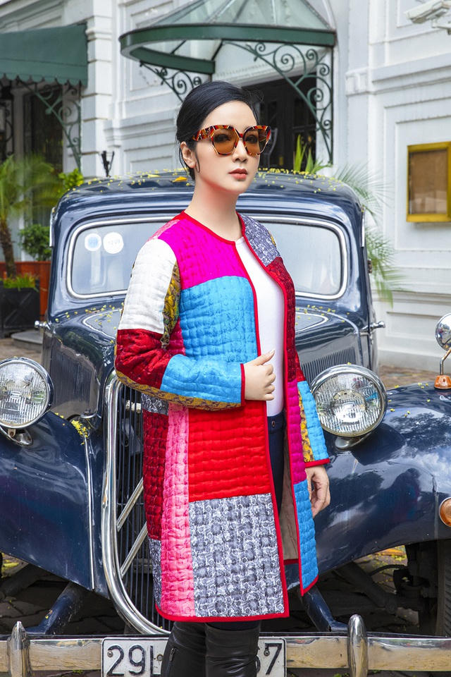 Vốn được biết đến với kho thời trang hàng hiệu đắt đỏ nhưng Giáng My vẫn dành tình yêu cho các thiết kế của Việt Nam.