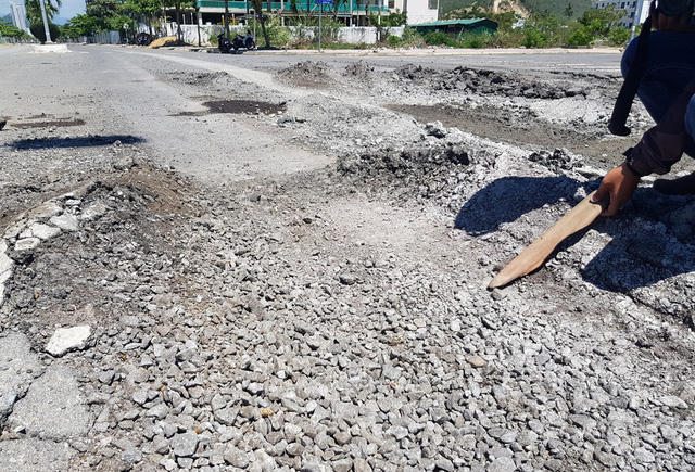 Khánh Hòa: Đường ven biển Nha Trang như “ruộng bậc thang”