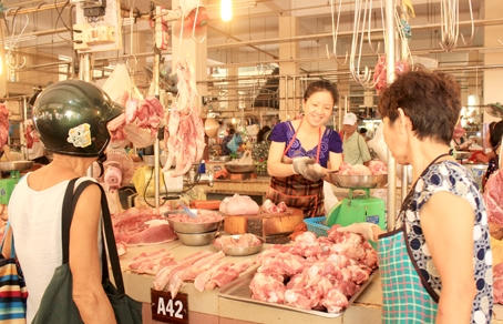 Tiểu thương bán thực phẩm an toàn sẽ được cấp chứng nhận.