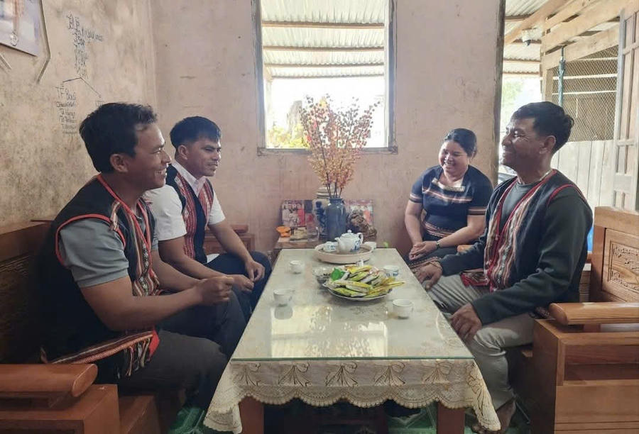 Nhờ công tác hòa giải ở cơ sở tốt, tại thôn Pêng Long luôn đầy ắp tiếng cười. Ảnh: Báo Quảng Ngãi